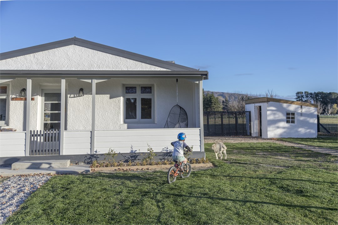 The property is fully fenced. Dogs are welcome.