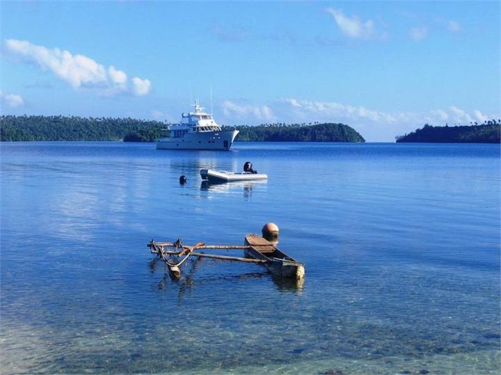 Three boats Hunga Island