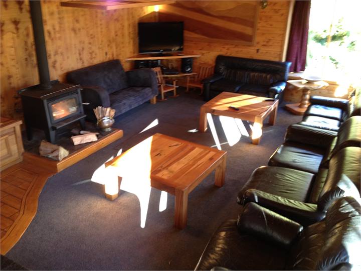 Spacious Lounge, Toasty Fire, Flatscreen TV+ SKY