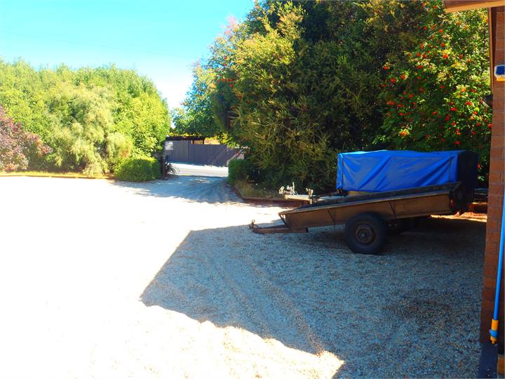 Parking for Boats & trailers