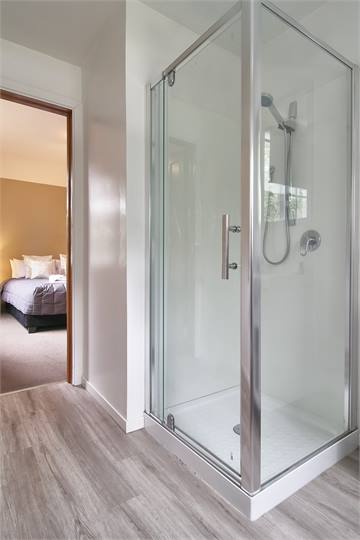 Second Ensuite to Bedroom