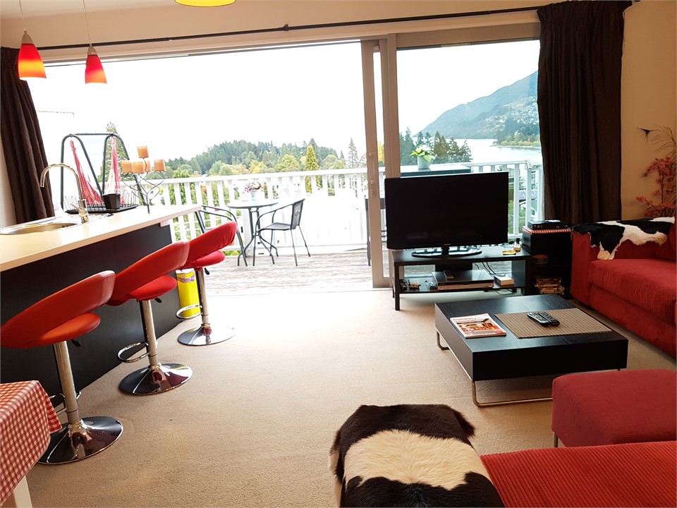 Central Lakeview Apartment Queenstown Apartment for rent Holiday Houses