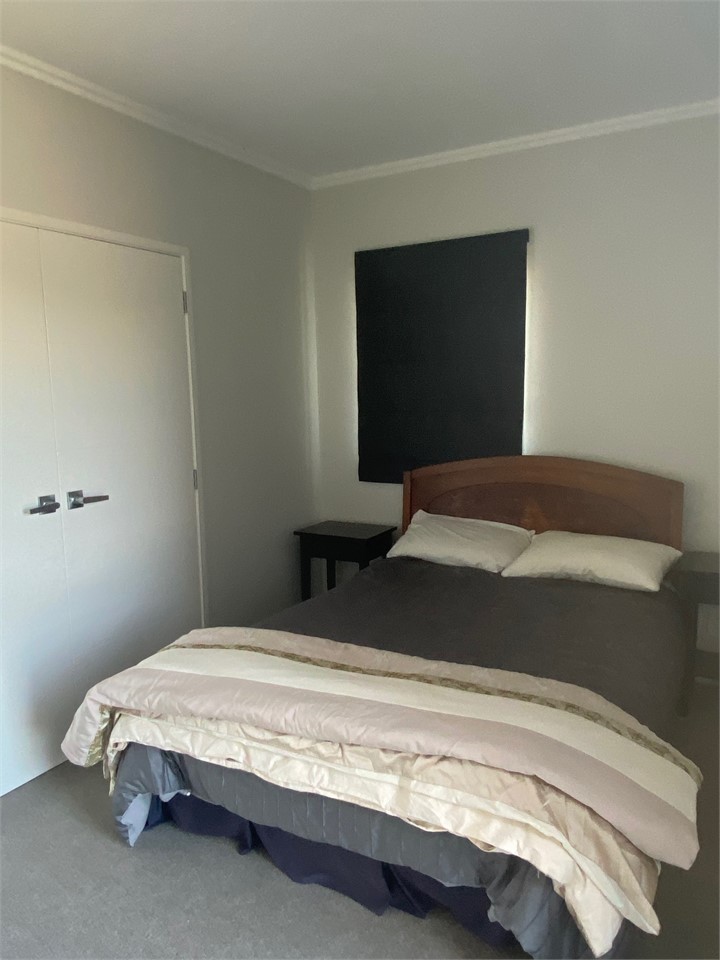 4th Bedroom, Queen bed