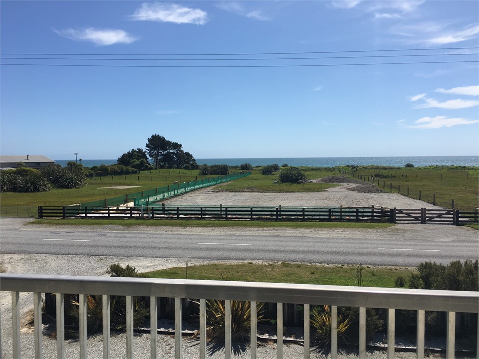 Views looking out to Tasman Sea
