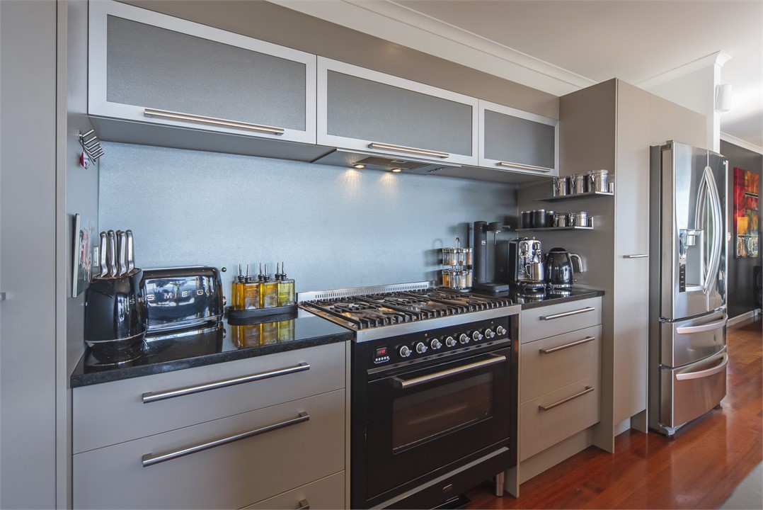 Gas Cooking in the fully equipped kitchen