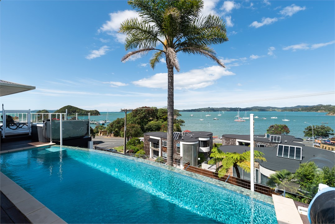 Heated Infinity Pool