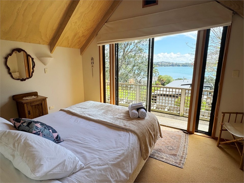 Master bedroom/deck/view