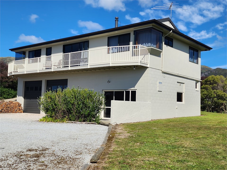 Pohara Surf and Turf