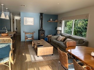 Sitting and Dining Area at No 27