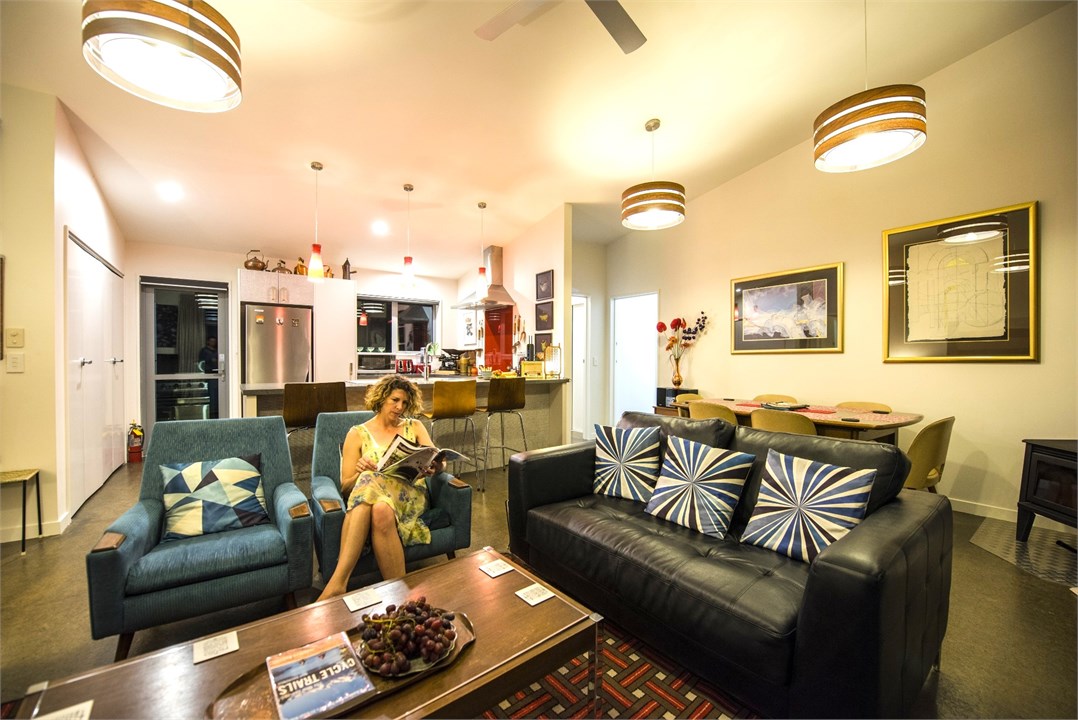 Funky retro lounge. Toasty warm with fireplace.