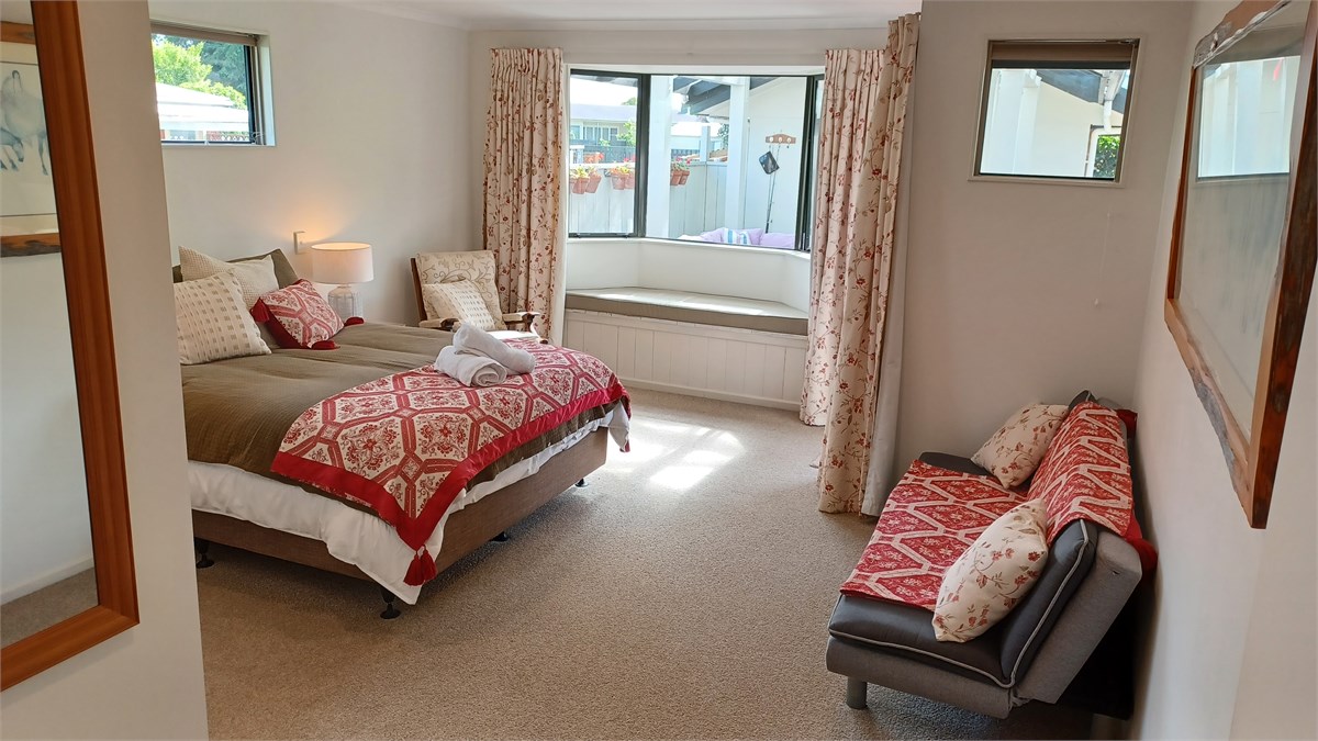 Mstr bedroom and futon