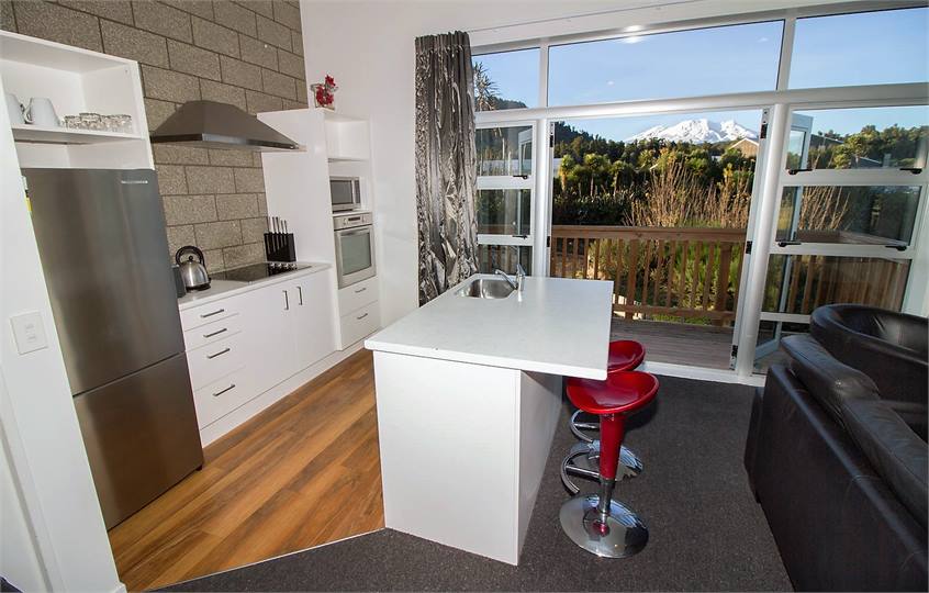 Relaxing Ruapehu - Upstairs apartment -Kitchen