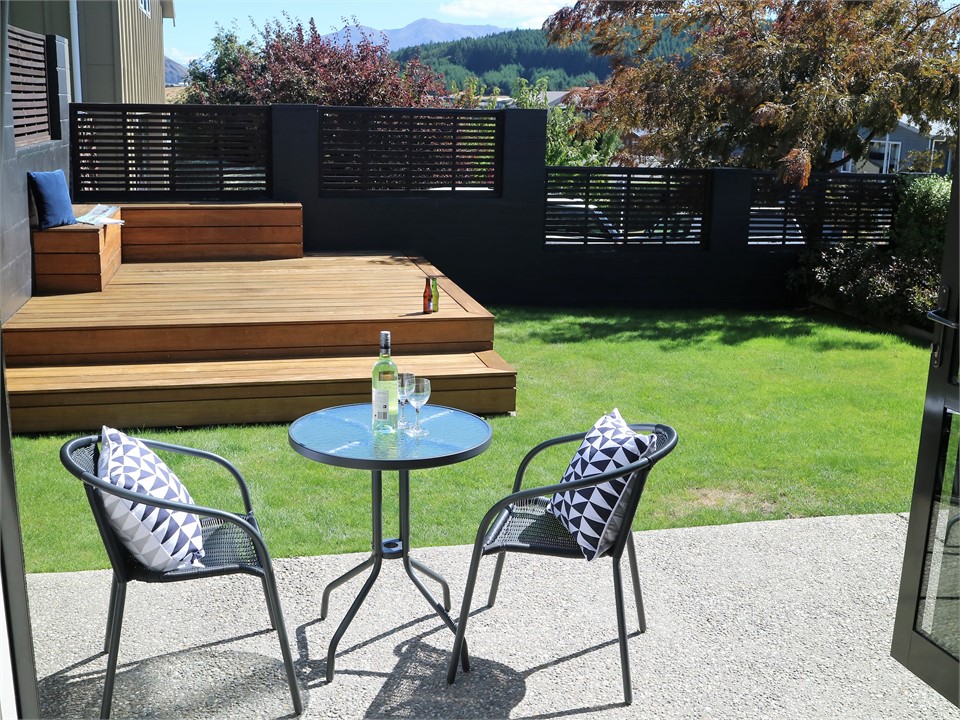 Alfresco dining. Open the studio up and enjoy the