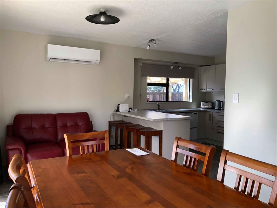 Dining/lounge/Kitchen