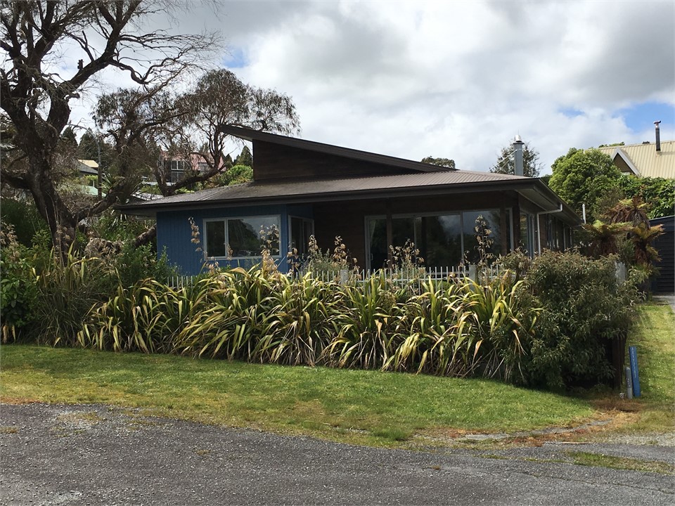 4 Johns Road, Moana Lake Brunner Holiday Home for rent Holiday Houses