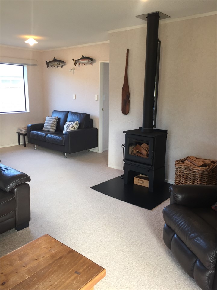 Extra seating area off the lounge & kitchen