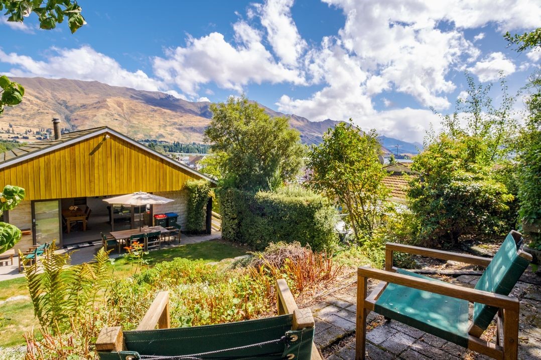 The Central Lookout (Bachcare) Wanaka Holiday Home for rent Holiday
