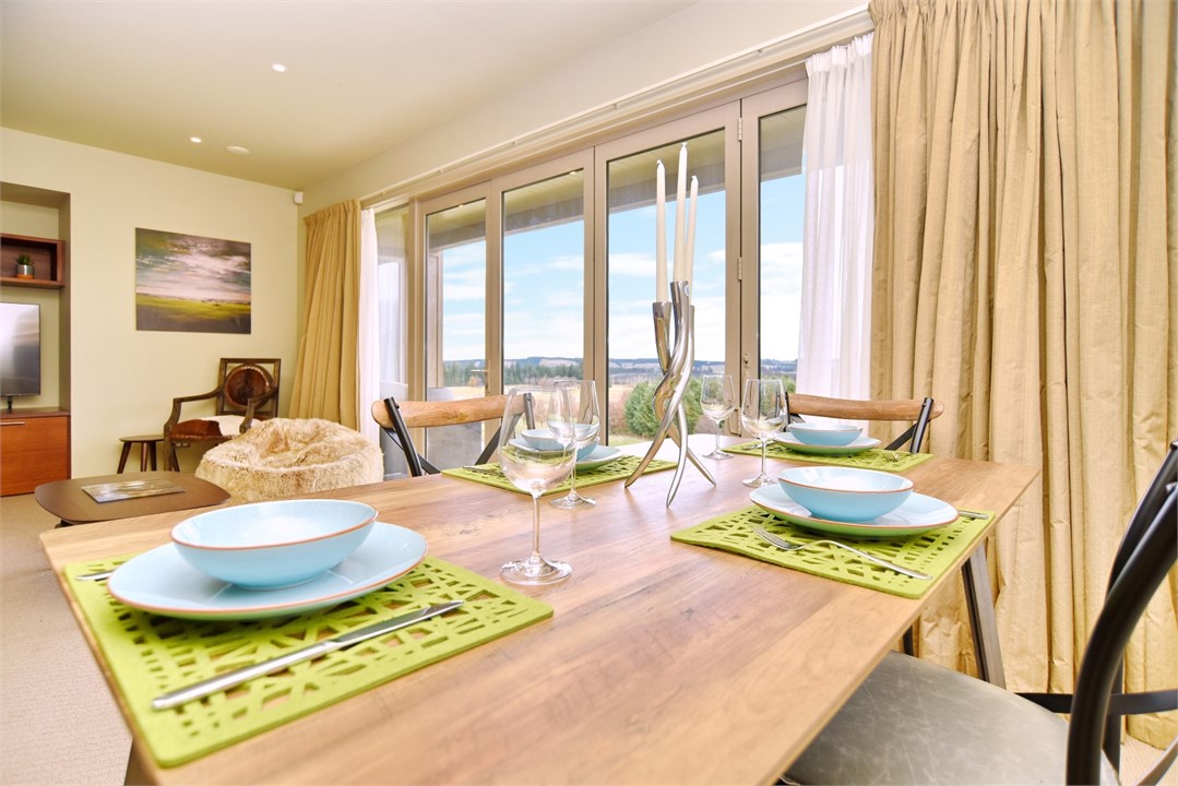 Dining area that seats 4 people