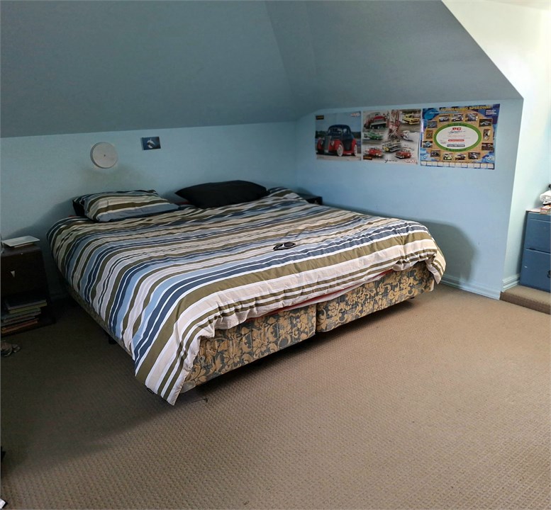 Upstairs Room (King)