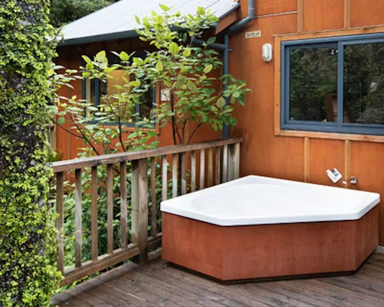 Outside bath on the deck