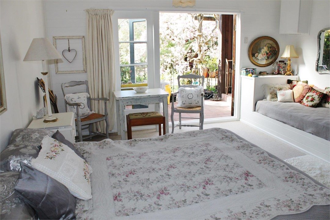 Briar Rose Suite: bathroom, kitchenette, large bed