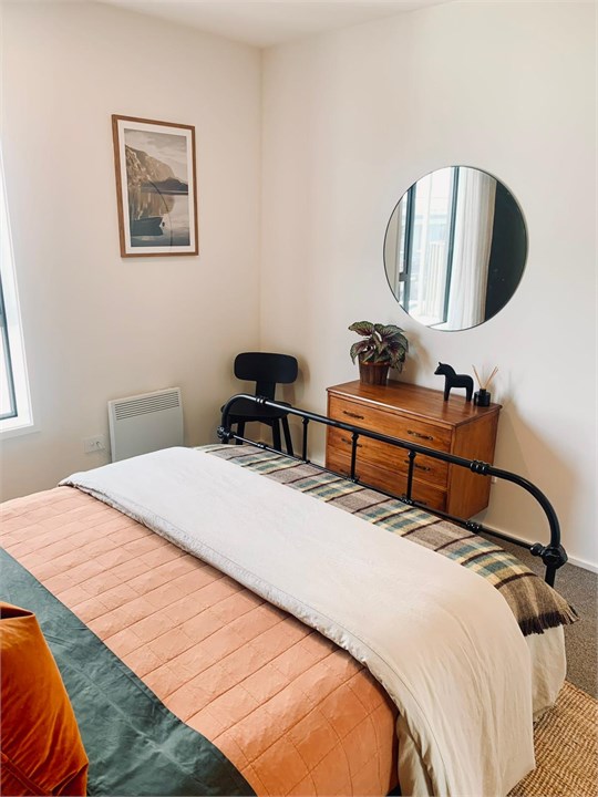 Bedroom has a Queen Bed