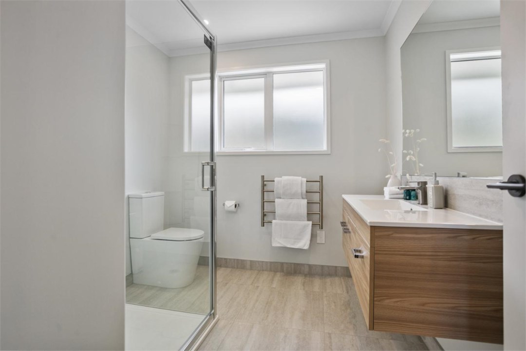 Master bedroom ensuite