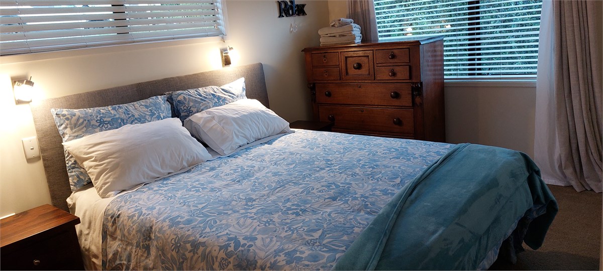 1st floor bedroom with electric bed for comfort po