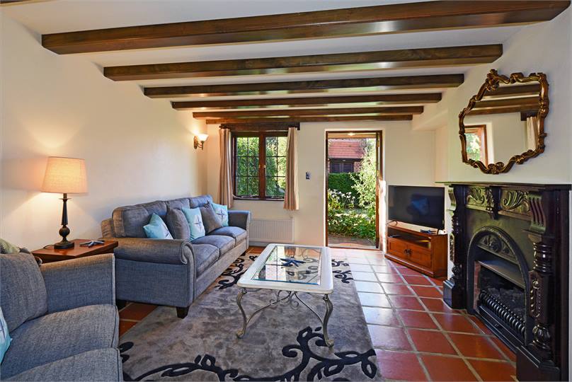 Living area with FreeviewTV, DVD & WiFi