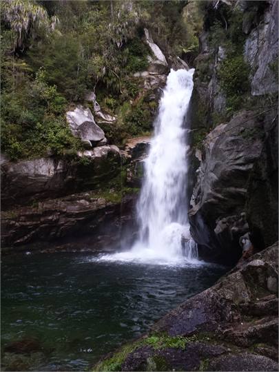 Wainui Falls 10 mins drive 30 min walk
