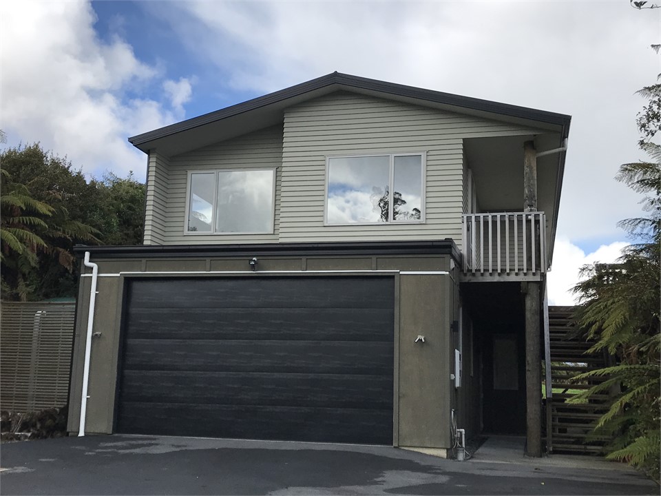 Modern Holiday Home with Stunning Lake Views, Lake Kaniere, West Coast