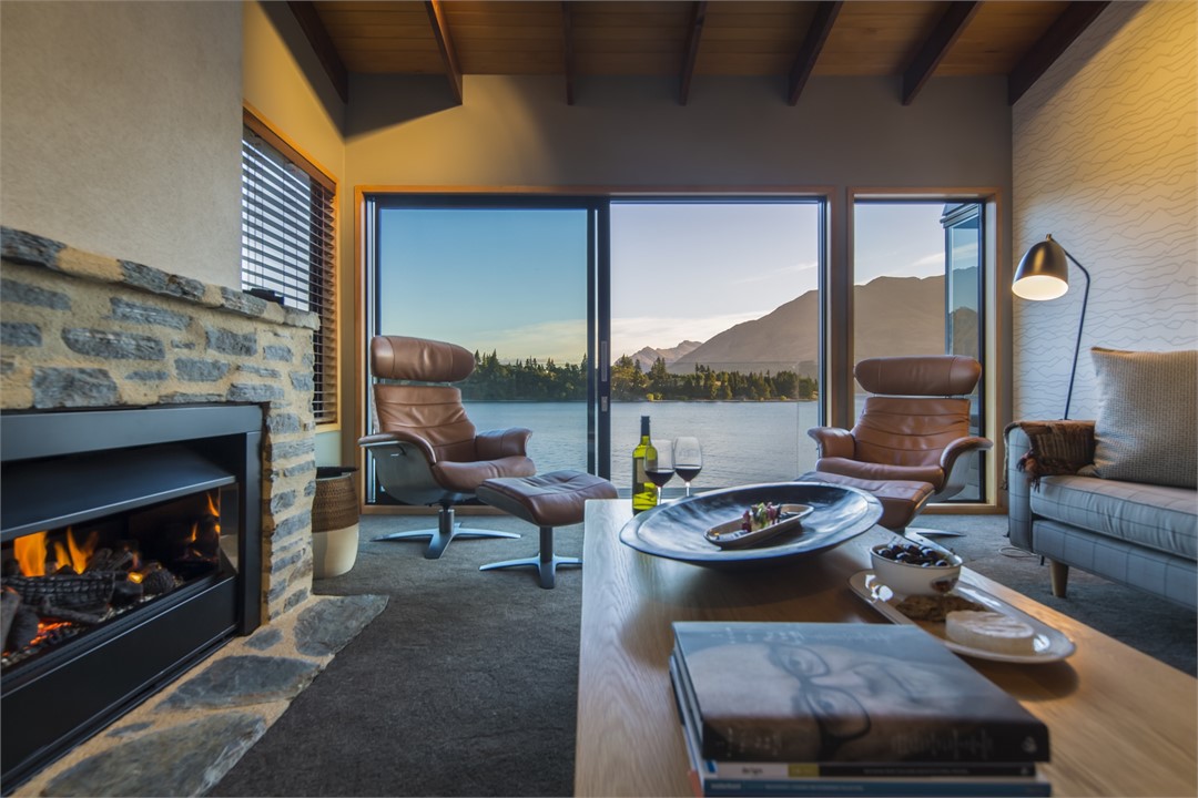 Stylish lounge overlooking Lake Wakatipu