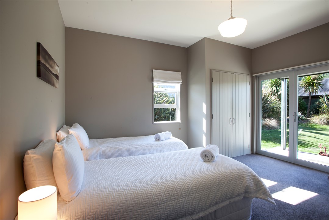 Bedroom 3 with Ensuite (Split King/Single)