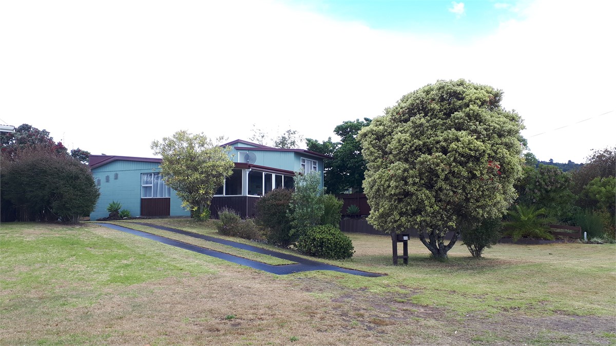 Robbie's Retreat Whangamata Beach House for rent Holiday Houses