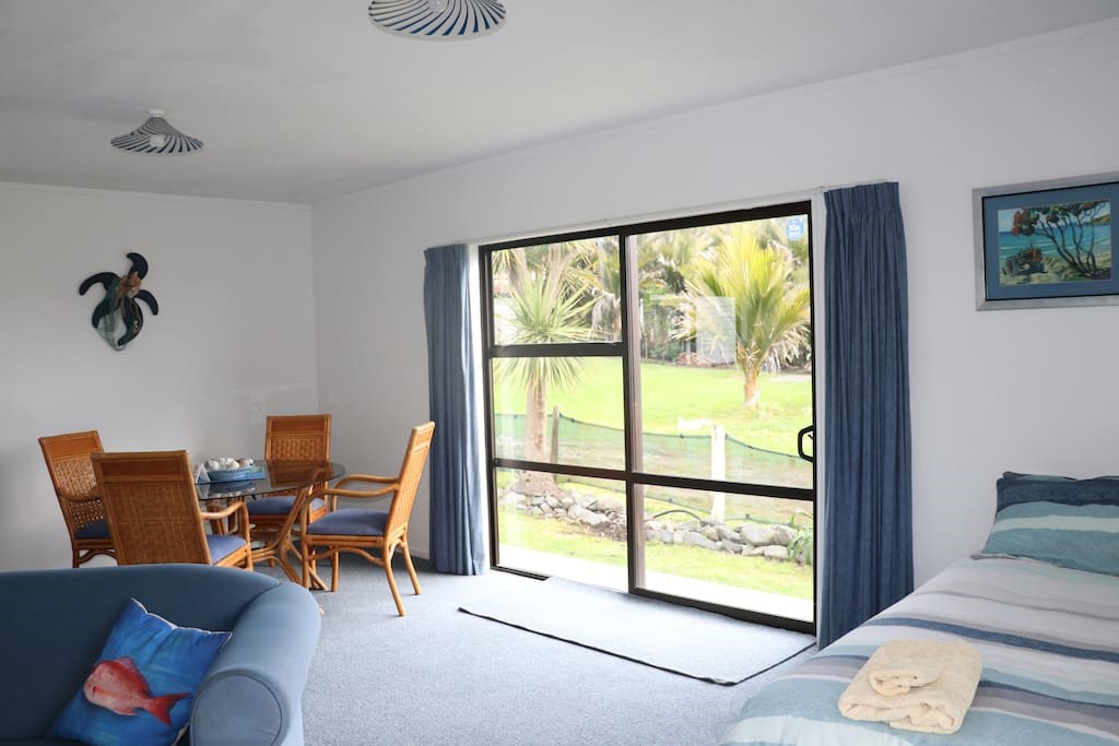 Oceanside Apartments 3 The Bach at the Back Waihau Bay for rent
