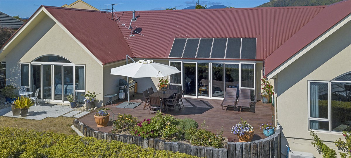 Nice outdoor entertainment area