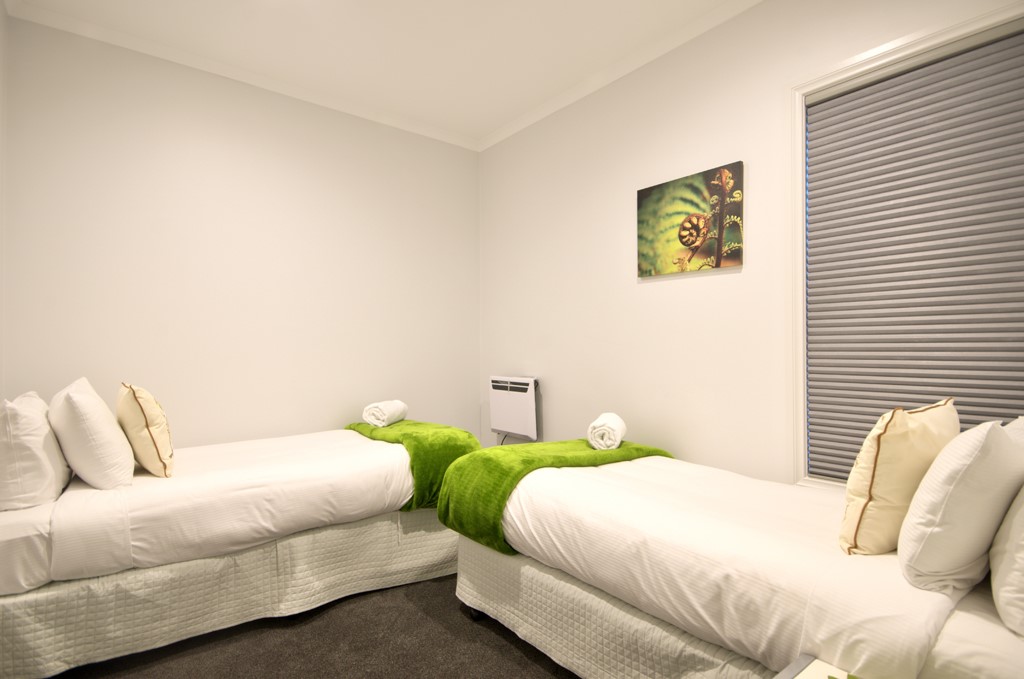 Bedroom 5 - 2 singles only