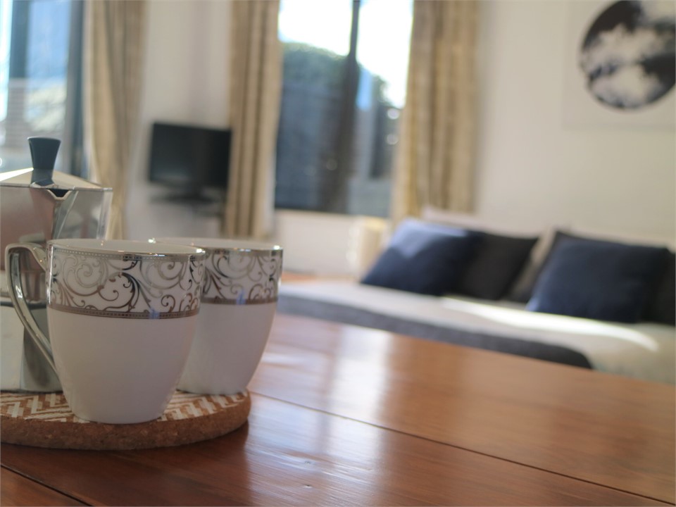 Relax and enjoy the clean, comfortable studio