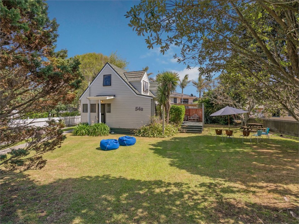 The Escape Artist (Bachcare) Whiritoa Holiday Home for rent Holiday