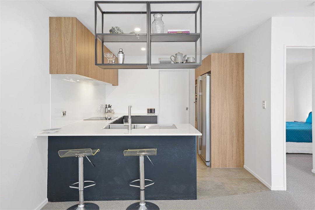 Fully equipped Kitchen with sitting area