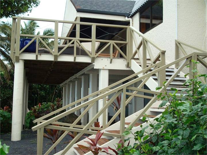 Steps leading up from front of beach to house