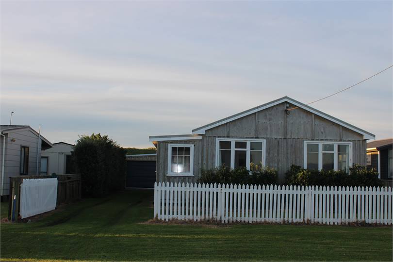 Front Yard, Full Fenced Section.