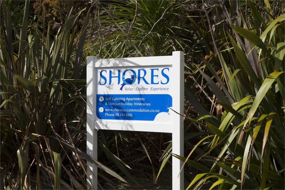 Look out for the Shores sign!