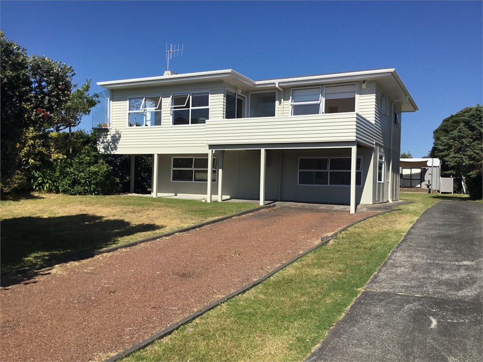 Rangi Ave Retreat Whangamata Beach House for rent Holiday Houses