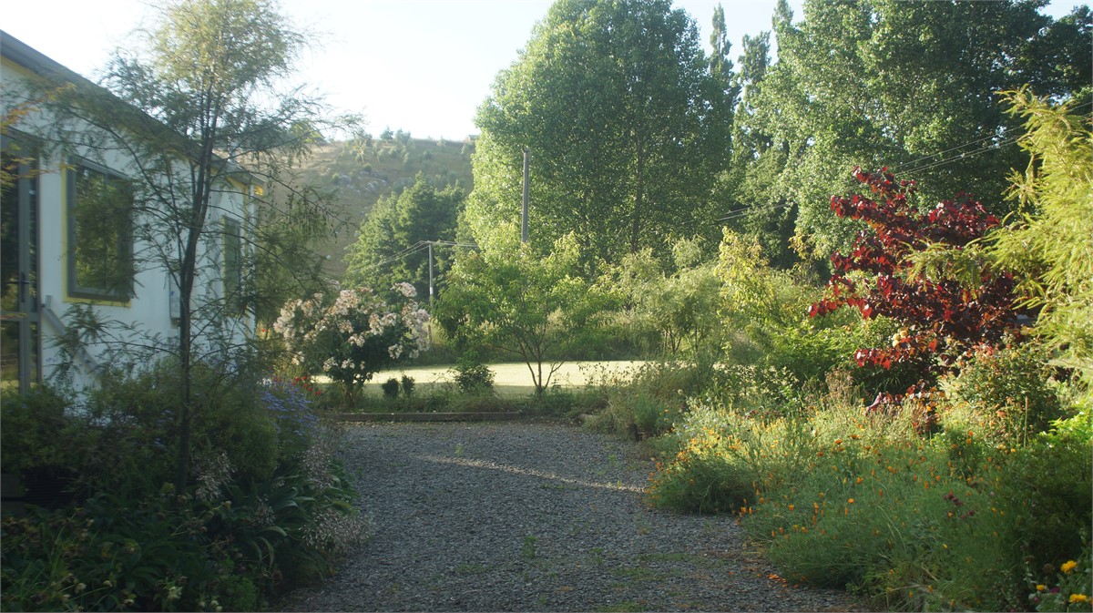 generouse private parking with