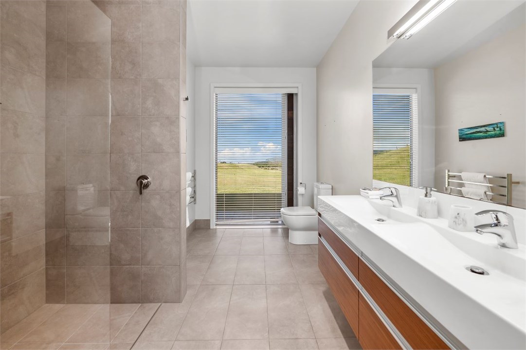 Main bathroom