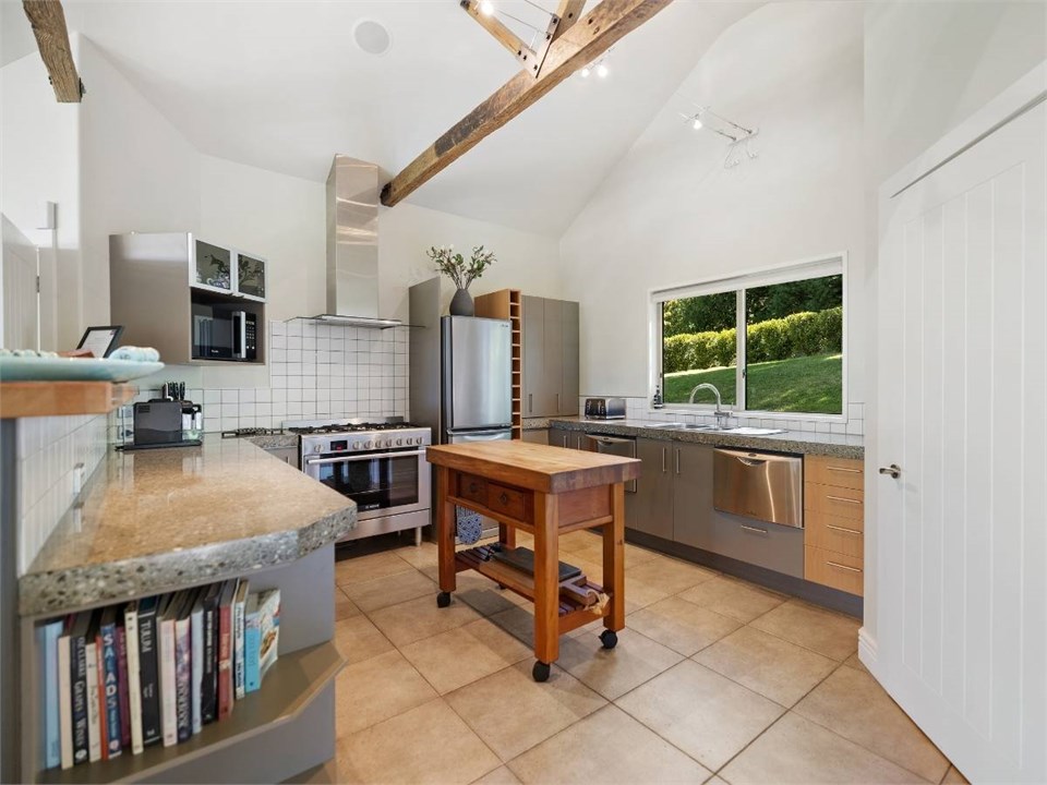 Pinnacle Villa Fully-Equipped Kitchen