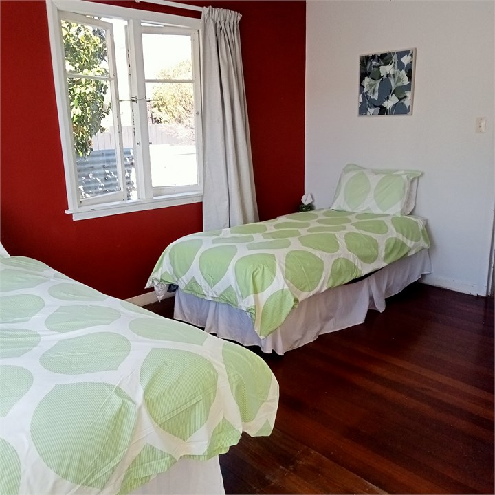 Back bedroom - two singes (can be made into a king