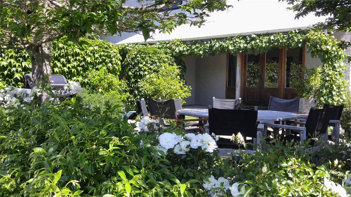 Courtyard with Gas BBQ