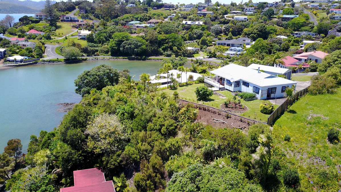 Number 8 Mangonui Holiday Home for rent Holiday Houses